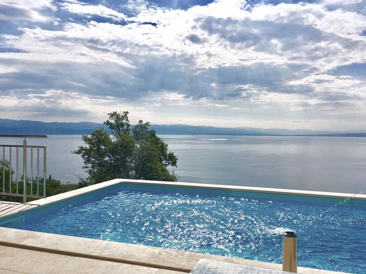 Villa Sabine Apartment Losinj Medveja Extérieur photo